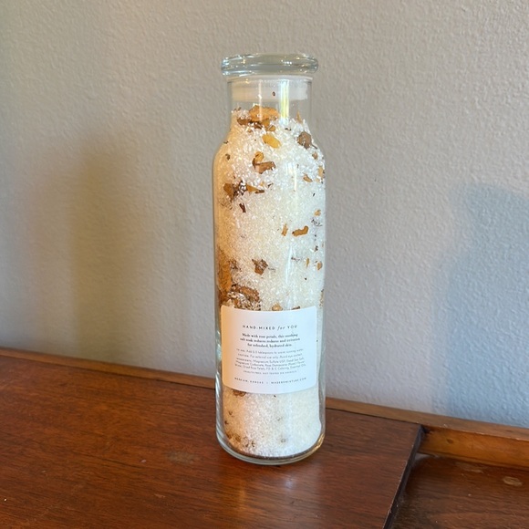 Mixture Rose Petal Salt Soak - Picture 2 of 2